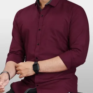 Men Regular Fit Solid Spread Collar Casual Shirt